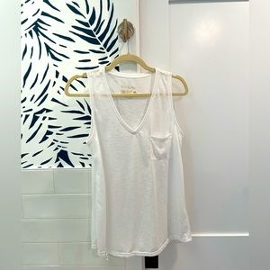 Lilly Pulitzer Luxletic Isla Tank Top Size Medium Resort White